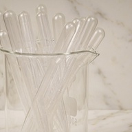 Plastic pipette